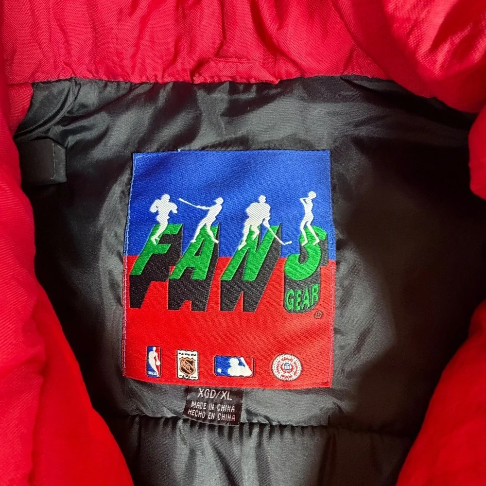 Chicago Bulls Puffer Jacket Mens XL Red Hooded 90s NBA Fans Gear